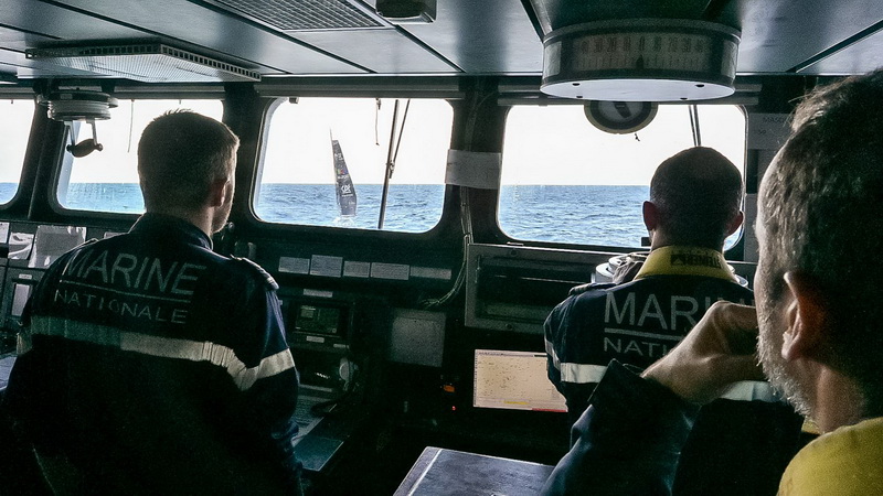 Rcupration_K.Escoffier : Le dimanche 6 dcembre vers 6h20 Delta, la FS Nivse procde  la rcupration du navigateur K.Escoffier. Participant  la course Vende Globe 2020, K.Escoffier suite  un naufrage avait t secouru par Jean Le Cam. Du 9 novembre au 11 dcembre 2020, la FS Nivse effectue une mission de surveillance au sud de l?ocan Indien et notamment dans les terres australes et antarctiques franaises (TAAF) : contrle de la zone conomique exclusive (ZEE) franaise, police de la navigation, surveillance des espaces maritimes et de leurs ressources, police des pches, lutte contre le narcotrafic.